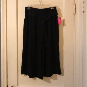 Women’s gauchos with tie waist by LOVECULTURE.